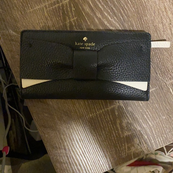 LIKE NEW! Kate Spade Stacy Bow Wallet - Picture 3 of 7